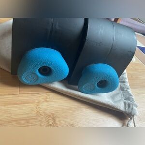 Porta-Hang Doorway Climbing Holds